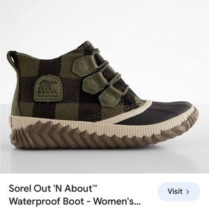 SOREL Out N About boots 
Women's size 8.5 Color Dark Green/Black Buffalo Plaid